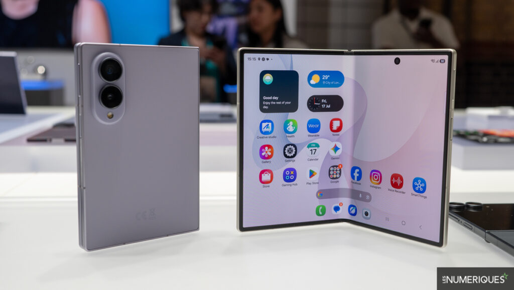 Samsung Galaxy Z Fold 8 en location - blog Next Mobiles